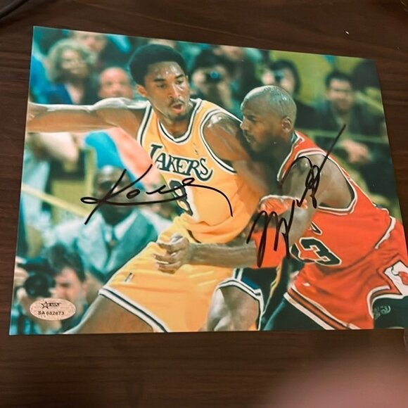 Kobe Bryant michael Jordan signed 8x10 photo - Picture 1 of 2